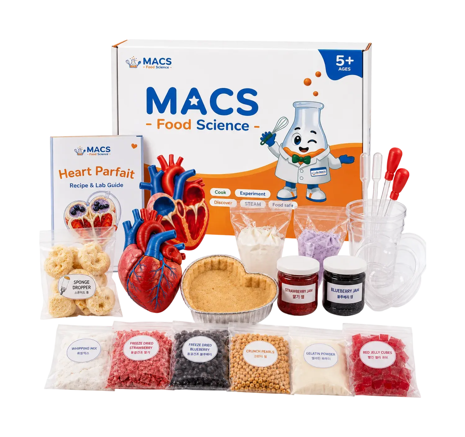 MACS Food Science Kit 심장 파르페 세트. 박스와 레시피북, 심장 모형과 몰드, 재료 봉지가 함께 놓여 있다.